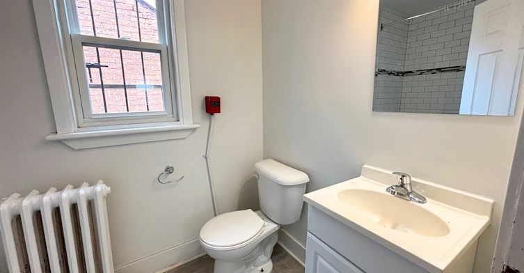 Unit 6-83 East Avenue South, Hamilton, ON, L8N 2T5 - 11