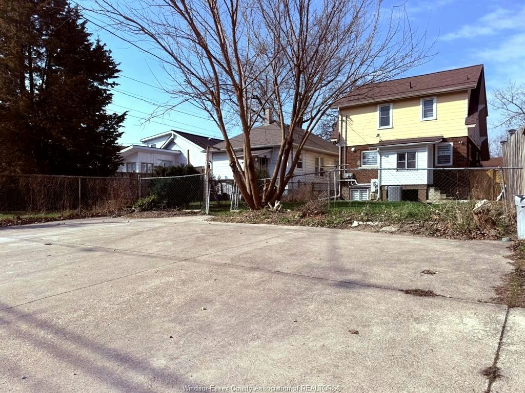 1748 Hall Avenue, Windsor, ON, N8W 2L4 - 10