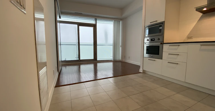 14 York Street, Toronto, ON, M5J 0B1 - 2