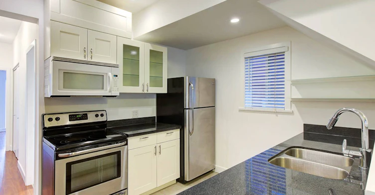 Ground-120 East King Edward Avenue, Vancouver, BC, V5V 2C1