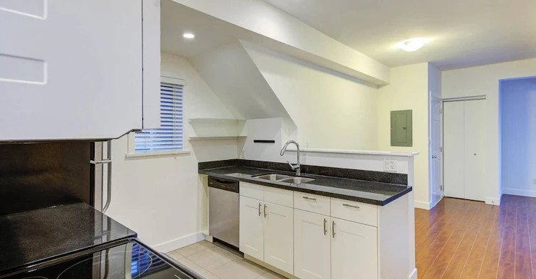 Ground-120 East King Edward Avenue, Vancouver, BC, V5V 2C1 - 3