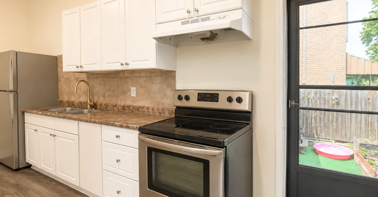 3 Clinton Street, Hamilton, ON, L8L 3J8 - 3