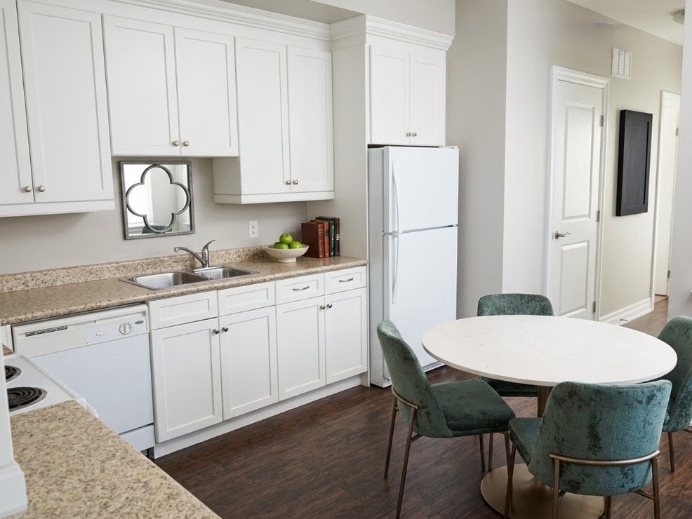 Top Fl-9193 Bathurst Street, Vaughan, ON, L4C 6C2