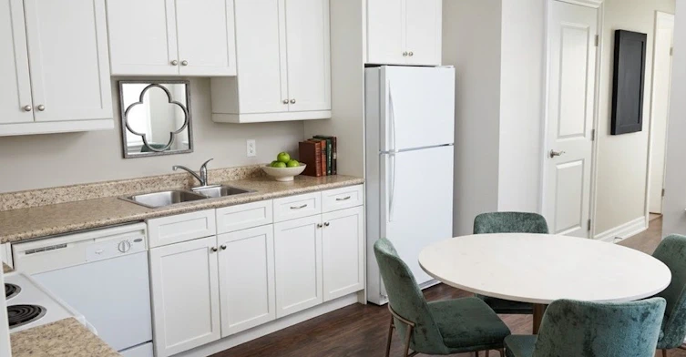 Top Fl-9193 Bathurst Street, Vaughan, ON, L4C 6C2