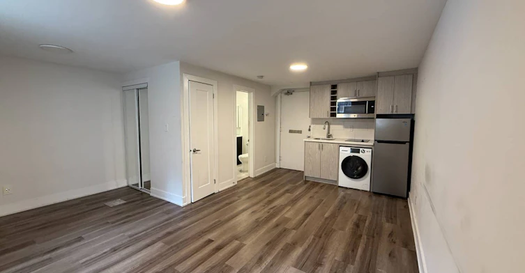 5-140 Springhurst Avenue, Toronto, ON, M6K 1C1