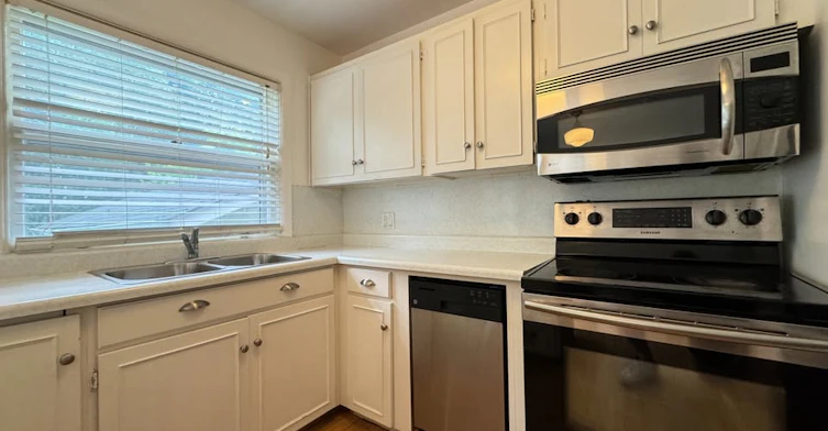 Upper Level-73 Eugenia Street, Barrie, ON, L4M 1P9 - 6