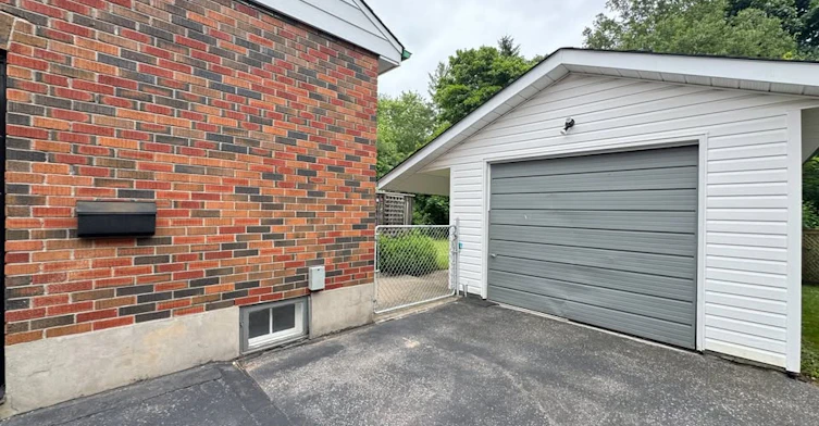 Upper Level-73 Eugenia Street, Barrie, ON, L4M 1P9 - 25