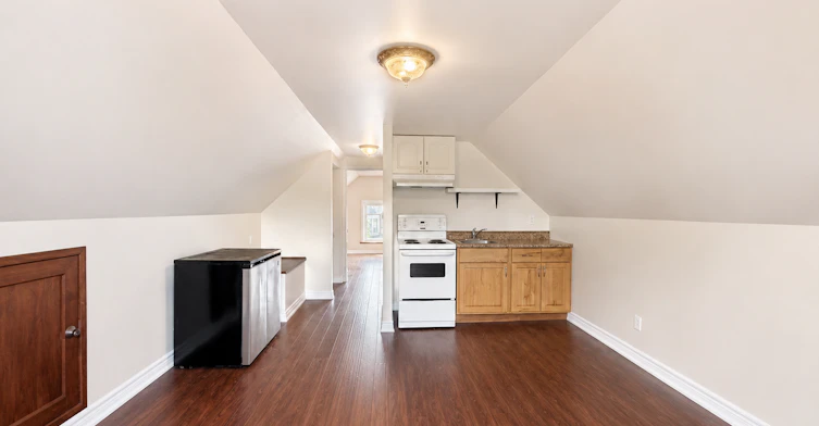 91 Carrick Avenue, Hamilton, ON, L8M 2W5 - 3