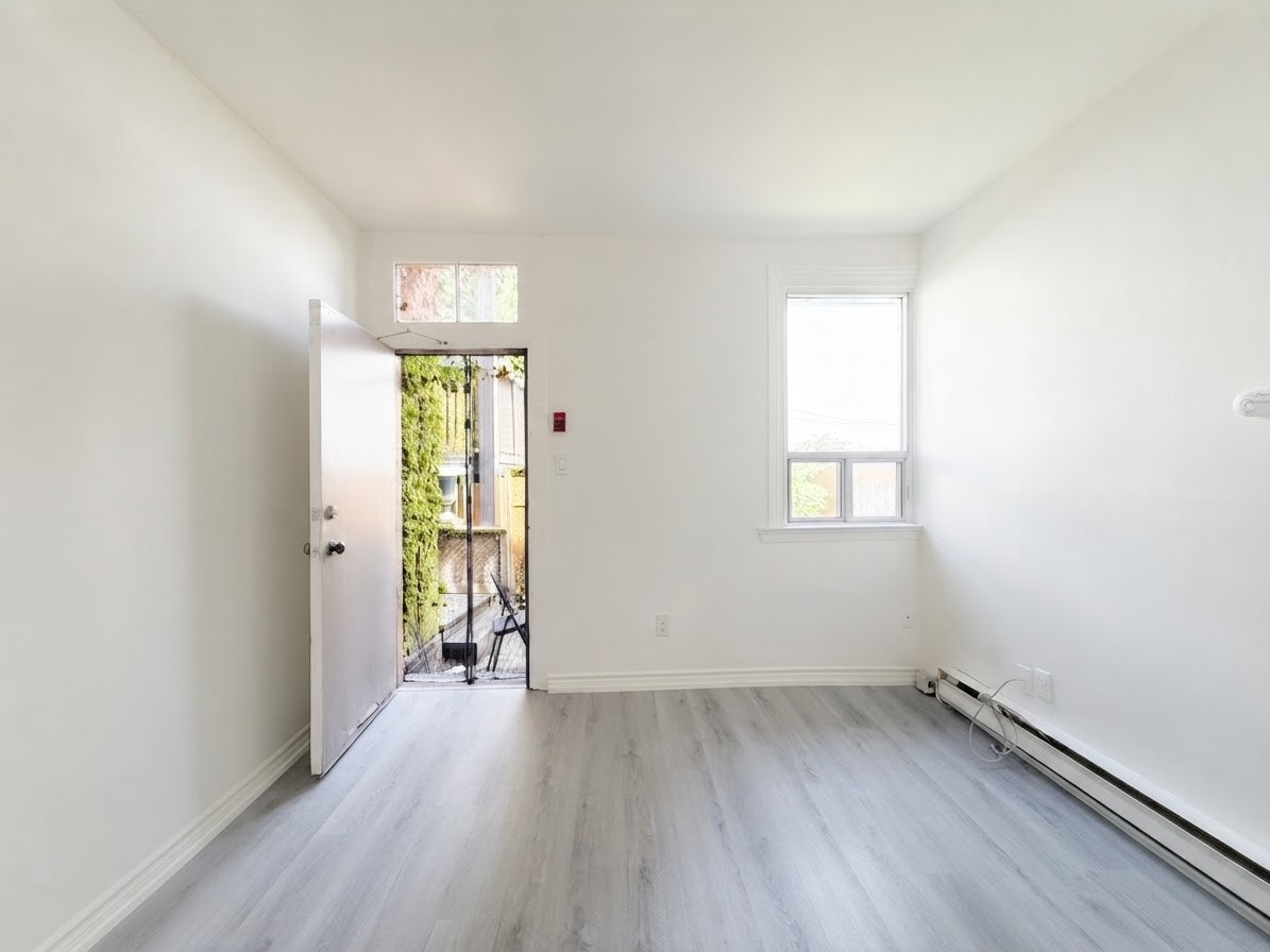 203-181 Gerrard Street East, Toronto, ON, M5A 2E5 - 4