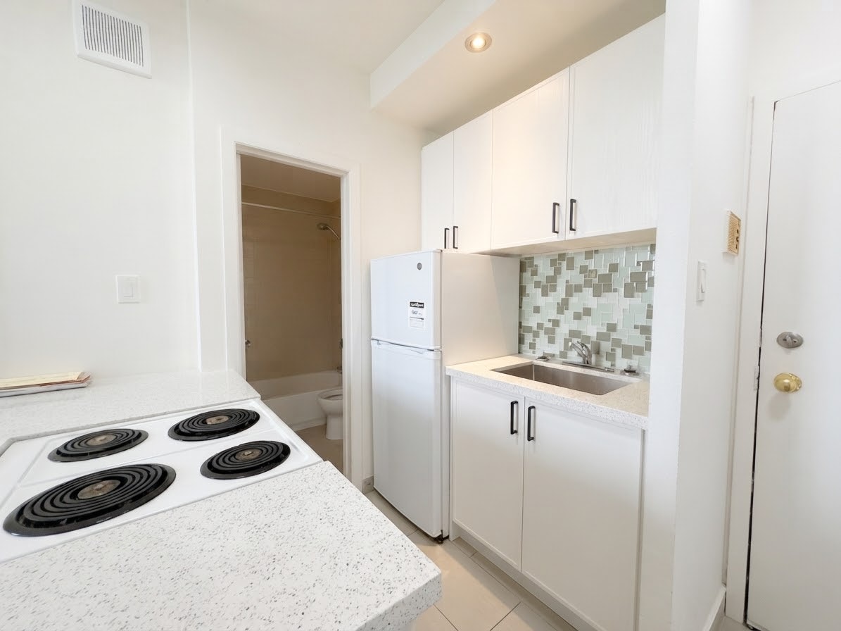 203-181 Gerrard Street East, Toronto, ON, M5A 2E5 - 7