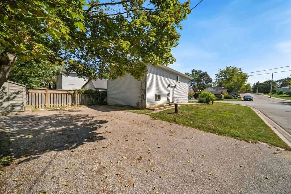 Lower-218 Hilda Street, Orillia, ON, L3V 1J1