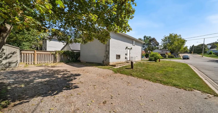 Lower-218 Hilda Street, Orillia, ON, L3V 1J1