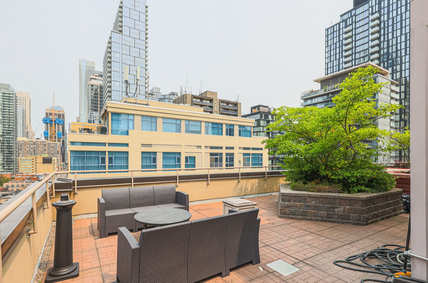 703-555 Yonge Street, Toronto, ON, M4Y 3A6 - 14