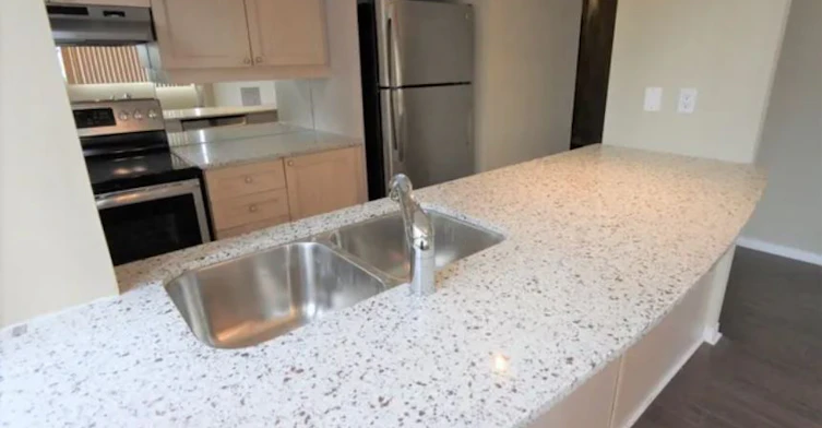 703-555 Yonge Street, Toronto, ON, M4Y 3A6 - 3