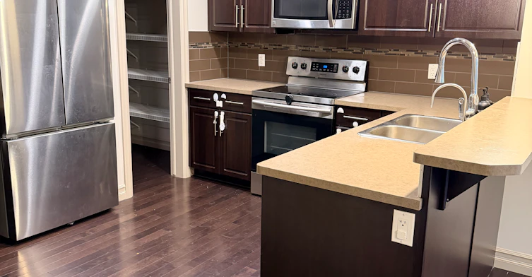 605 175a Street Southwest, Edmonton, AB, T6W 2G5 - 2