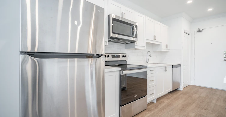 203-112 St Josephs Drive, Hamilton, ON, L8N 2E7 - 8