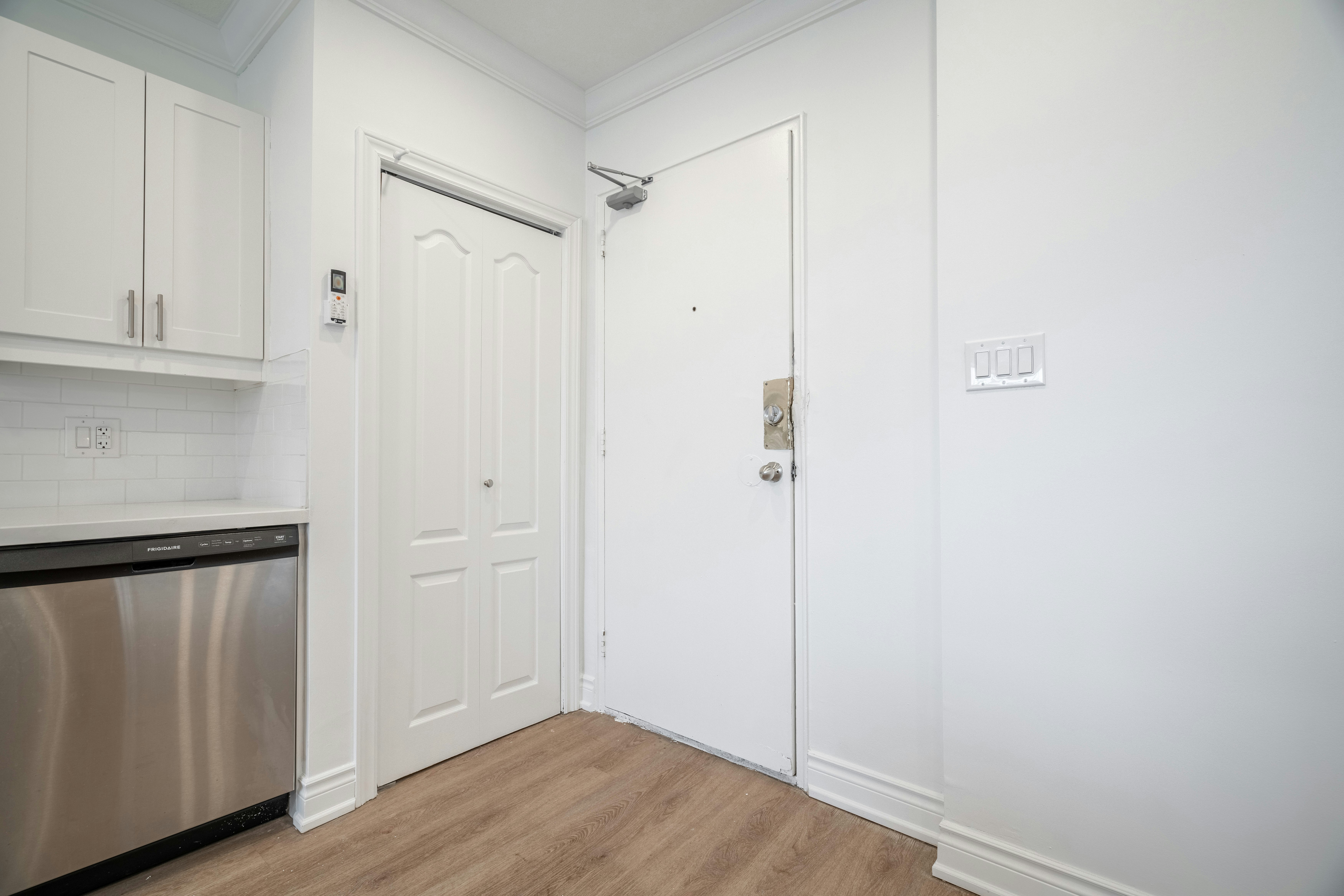 203-112 St Josephs Drive, Hamilton, ON, L8N 2E7 - 2