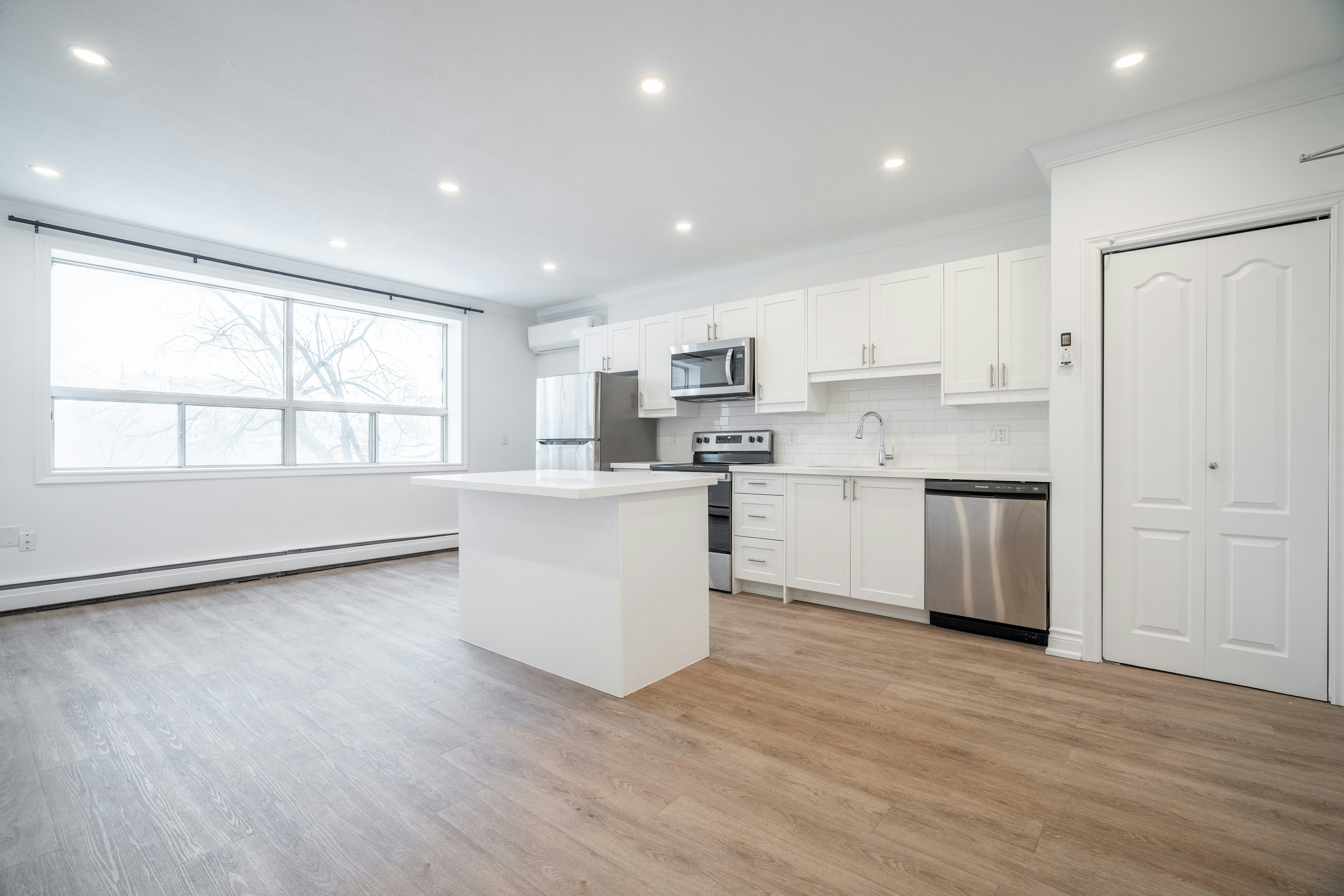 203-112 St Josephs Drive, Hamilton, ON, L8N 2E7 - 3