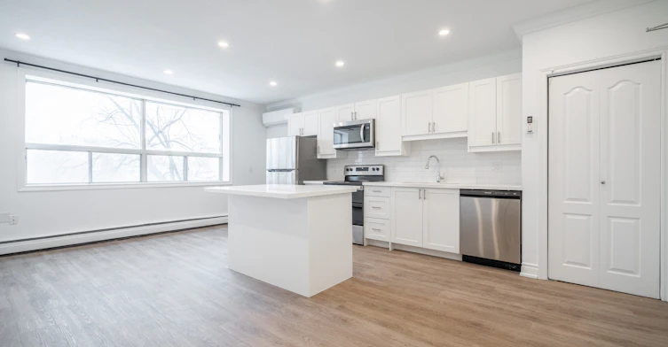 203-112 St Josephs Drive, Hamilton, ON, L8N 2E7 - 3