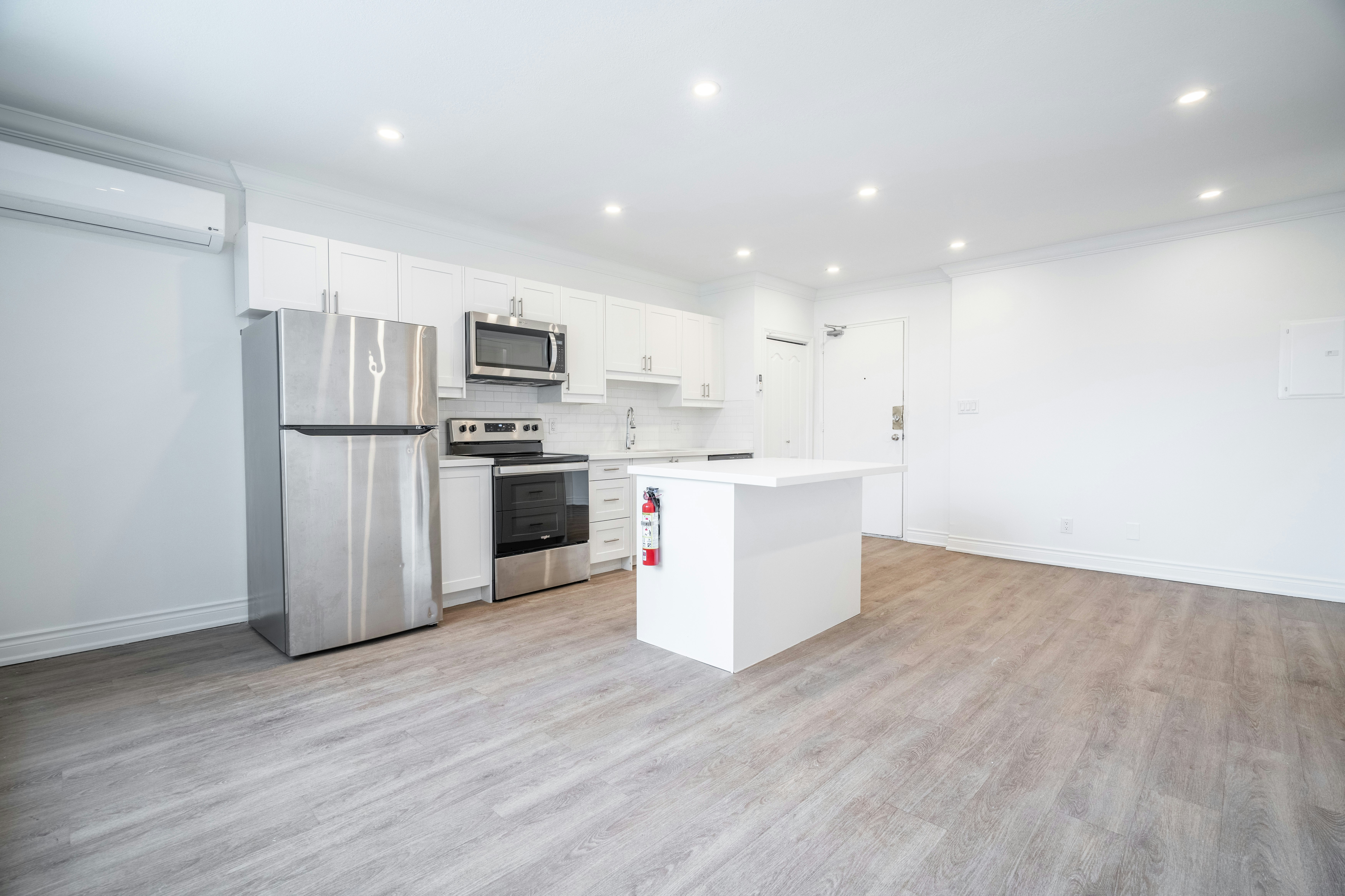 203-112 St Josephs Drive, Hamilton, ON, L8N 2E7 - 7