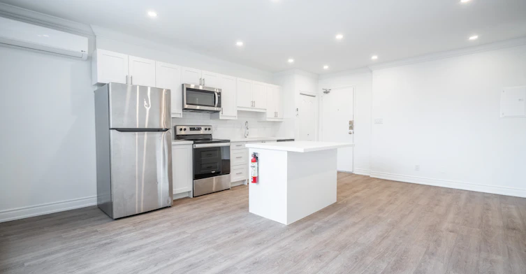 203-112 St Josephs Drive, Hamilton, ON, L8N 2E7 - 7