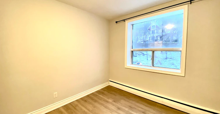 112 St Josephs Drive, Hamilton, ON, L8N 2E7 - 6