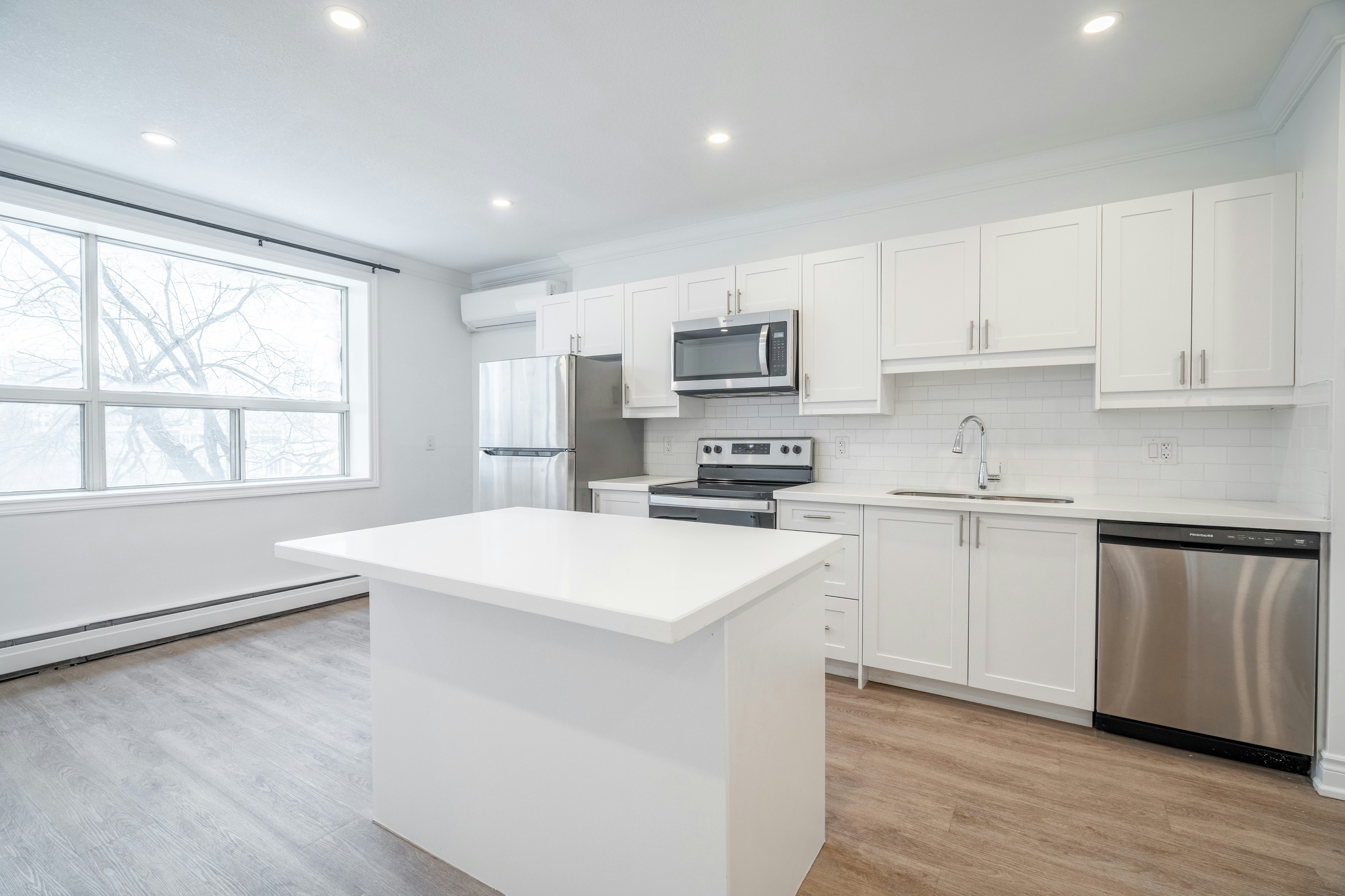 203-112 St Josephs Drive, Hamilton, ON, L8N 2E7 - 5
