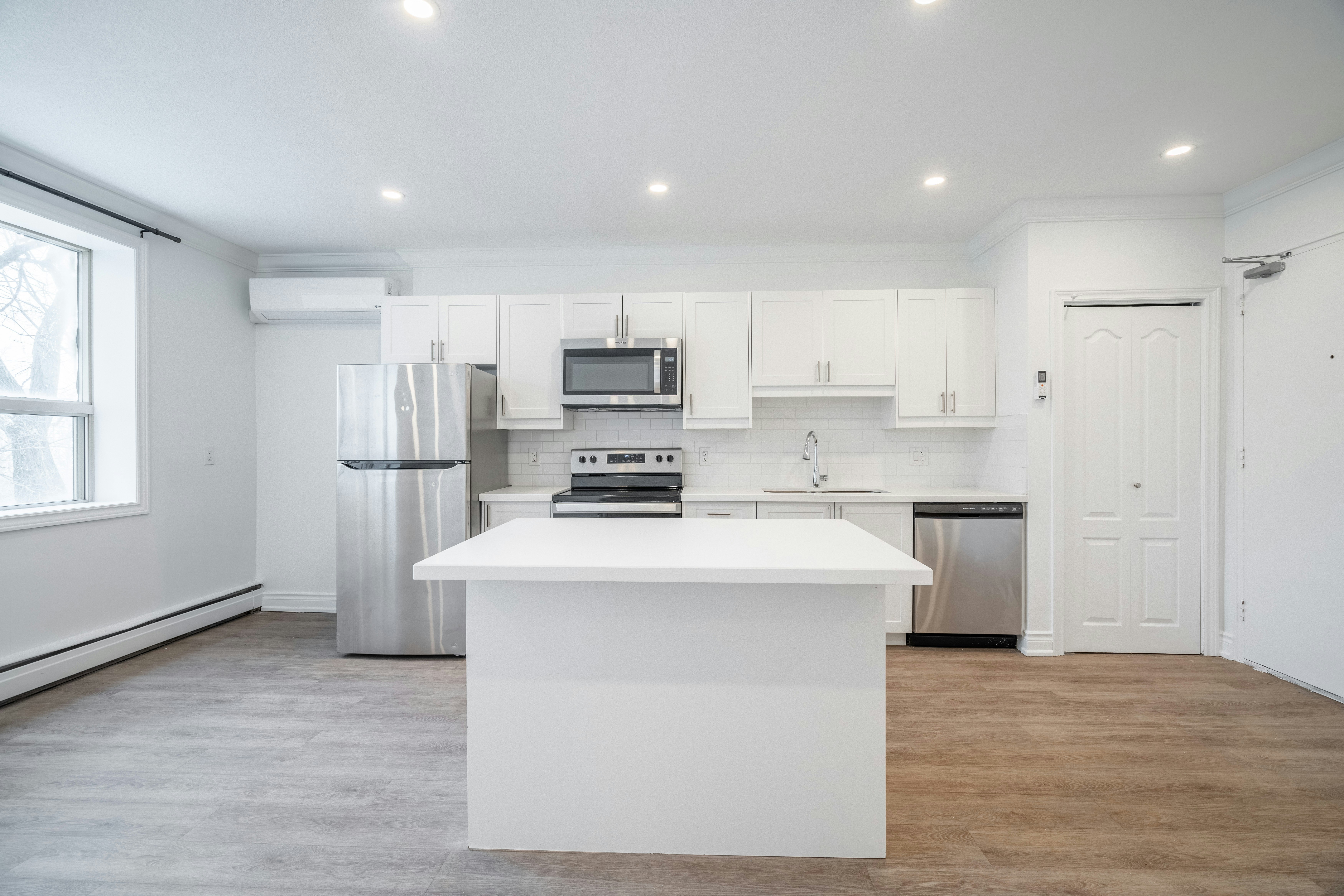 203-112 St Josephs Drive, Hamilton, ON, L8N 2E7 - 6