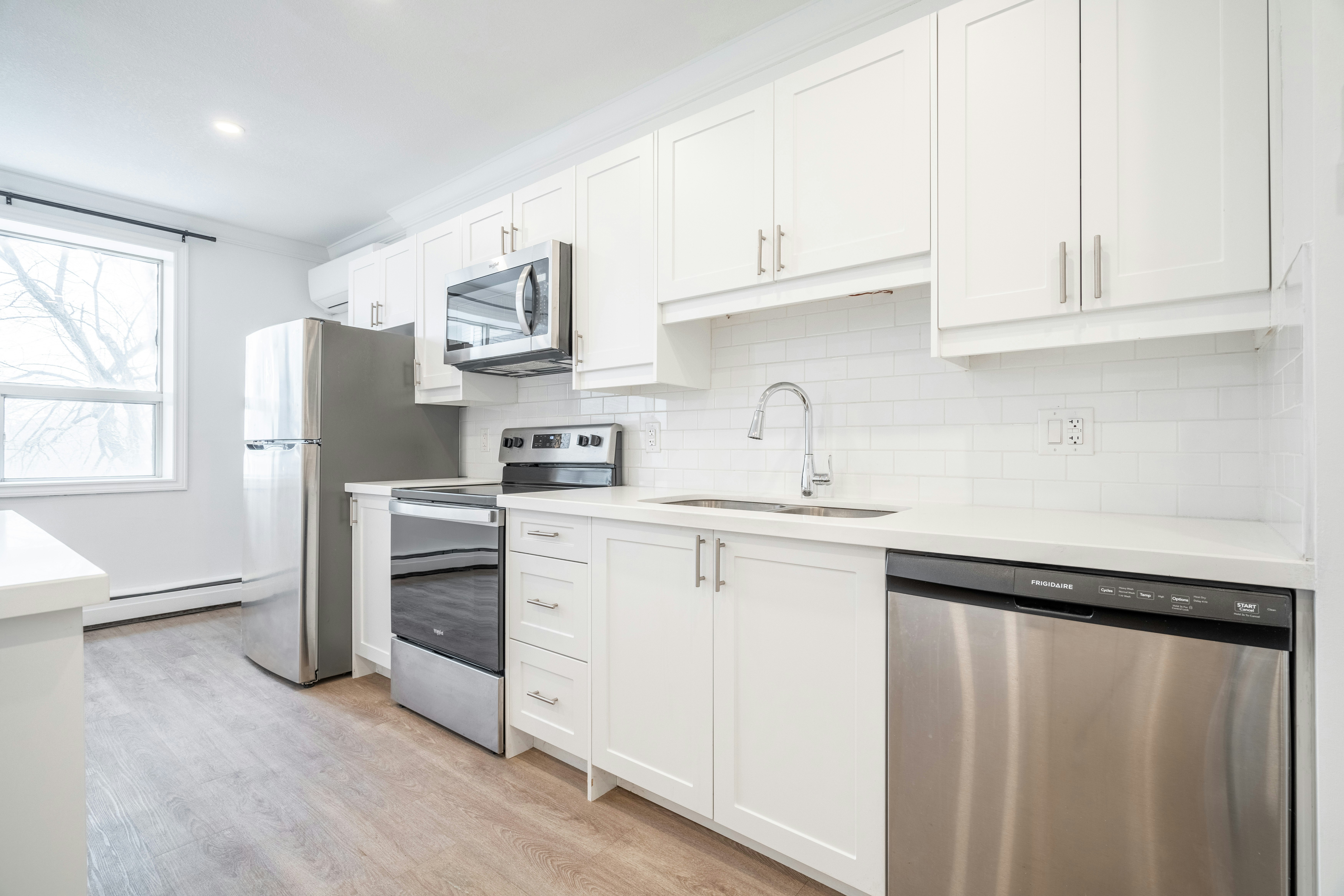 203-112 St Josephs Drive, Hamilton, ON, L8N 2E7 - 9