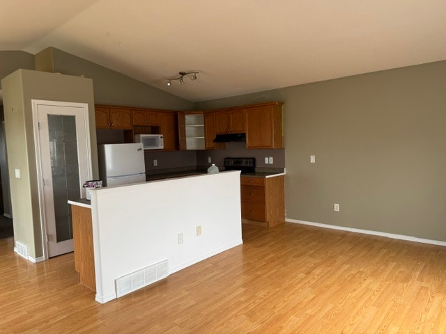 1-18 Pinnacle Grove, Grande Prairie, AB, T8W 2Z2 - 5