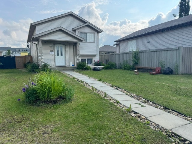1-18 Pinnacle Grove, Grande Prairie, AB, T8W 2Z2