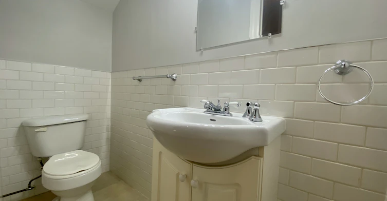 E-341 St Clair Avenue W, Toronto, ON, M5P 1N3 - 13