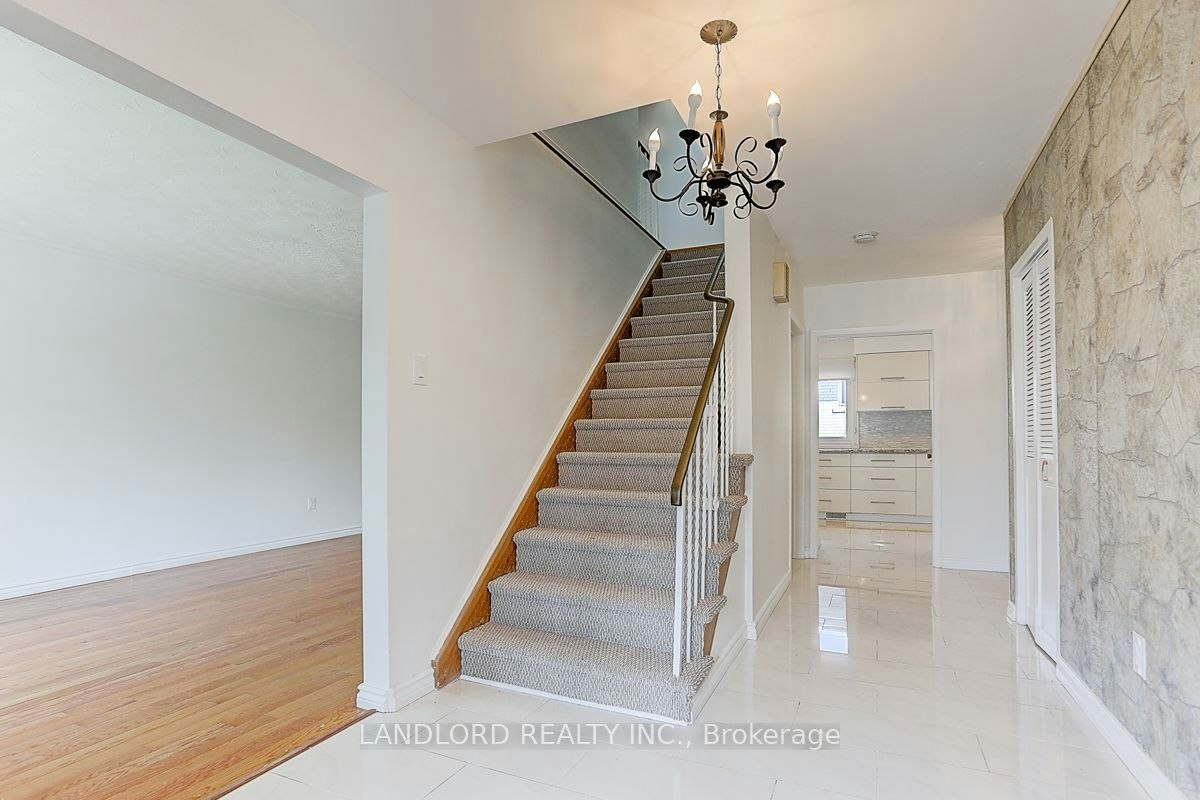 21 Pineway Boulevard, Toronto, ON, M2H 1A3 - 15