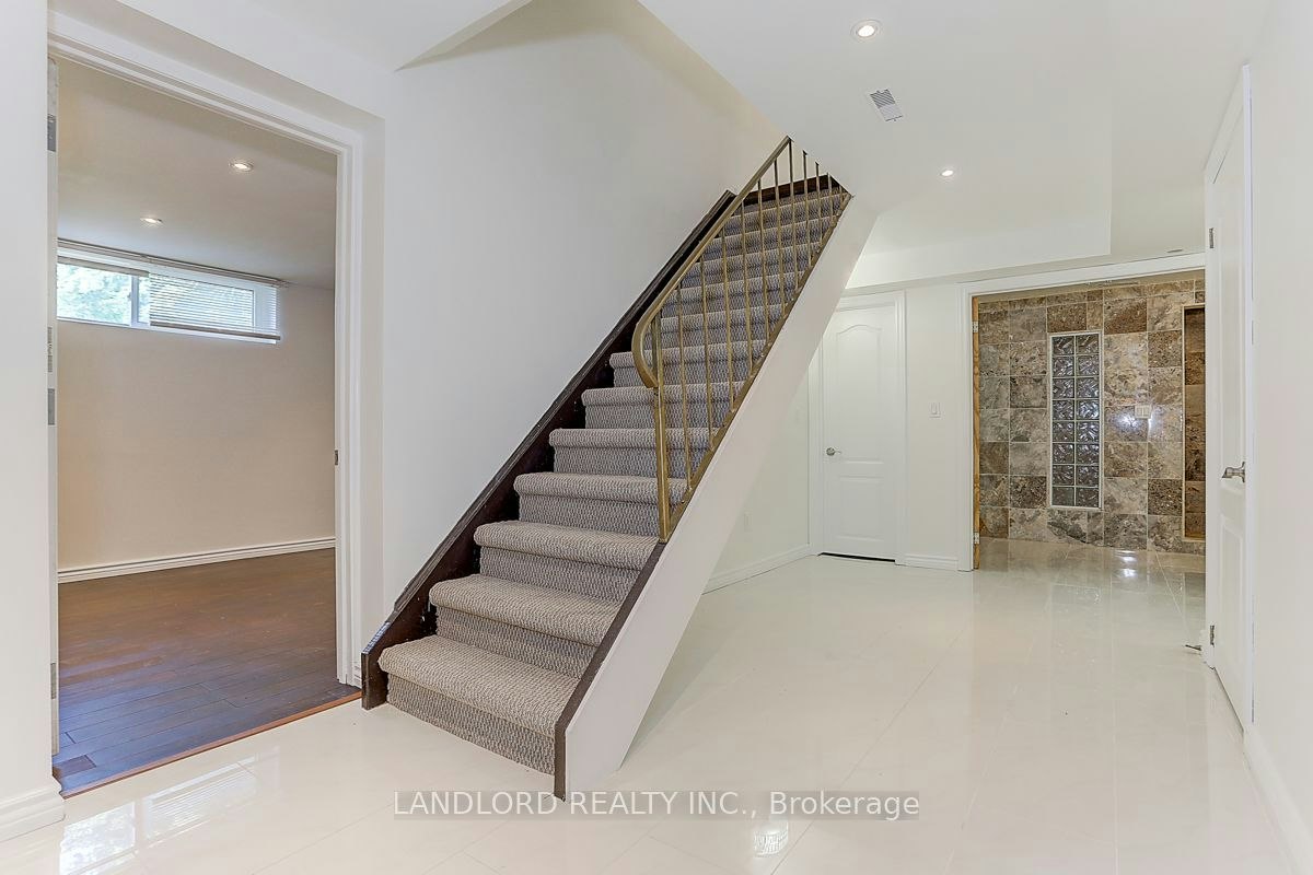 21 Pineway Boulevard, Toronto, ON, M2H 1A3 - 27