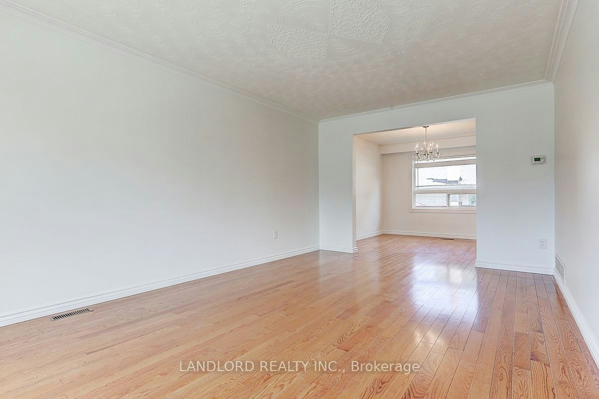 21 Pineway Boulevard, Toronto, ON, M2H 1A3 - 8