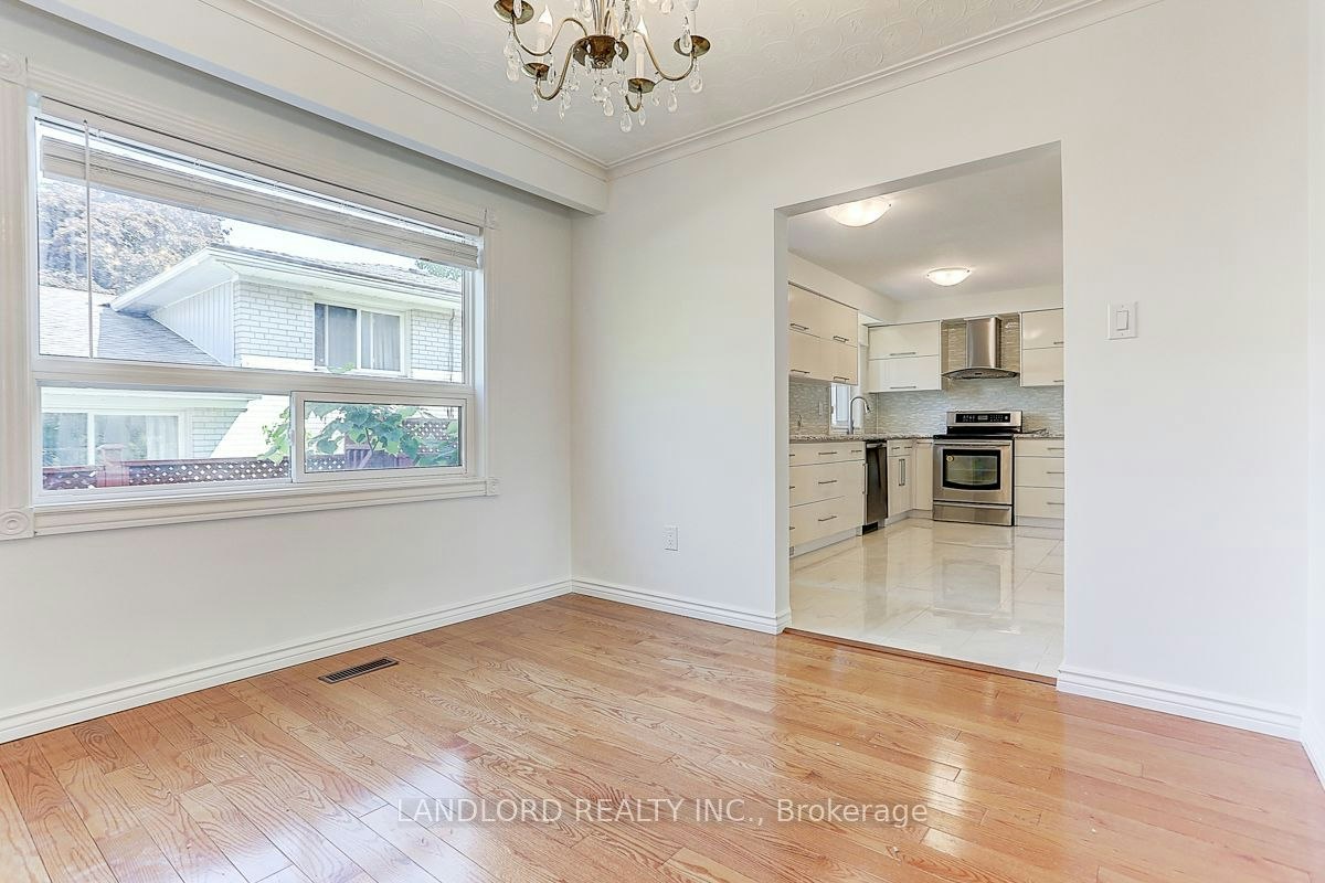 21 Pineway Boulevard, Toronto, ON, M2H 1A3 - 4