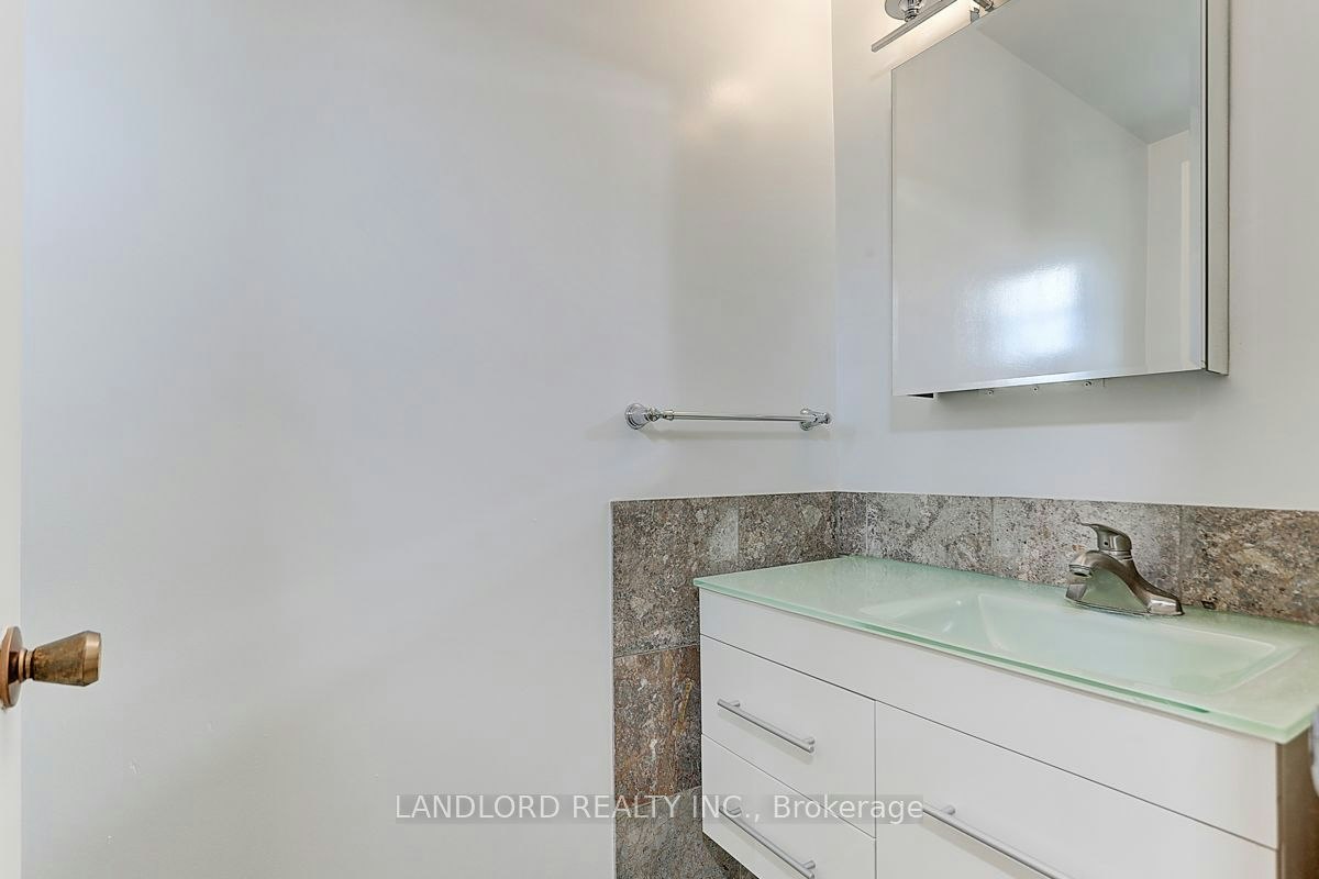 21 Pineway Boulevard, Toronto, ON, M2H 1A3 - 19