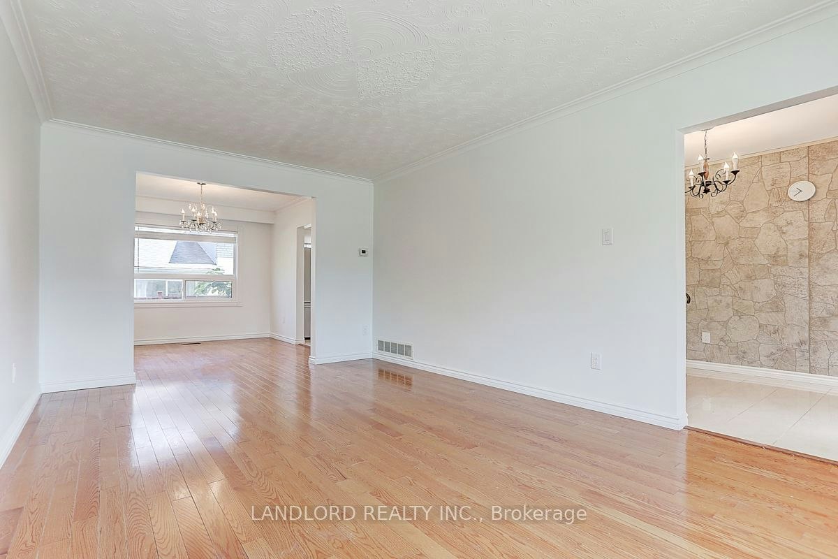 21 Pineway Boulevard, Toronto, ON, M2H 1A3 - 9
