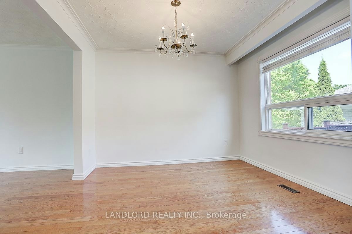 21 Pineway Boulevard, Toronto, ON, M2H 1A3 - 6