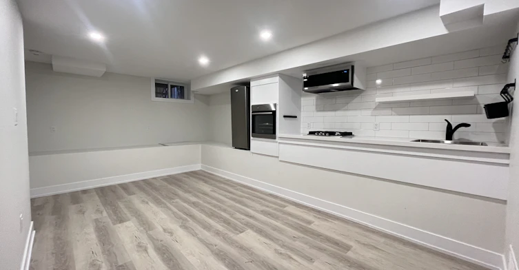 33 Somerset Avenue, Hamilton, ON, L8L 2L4