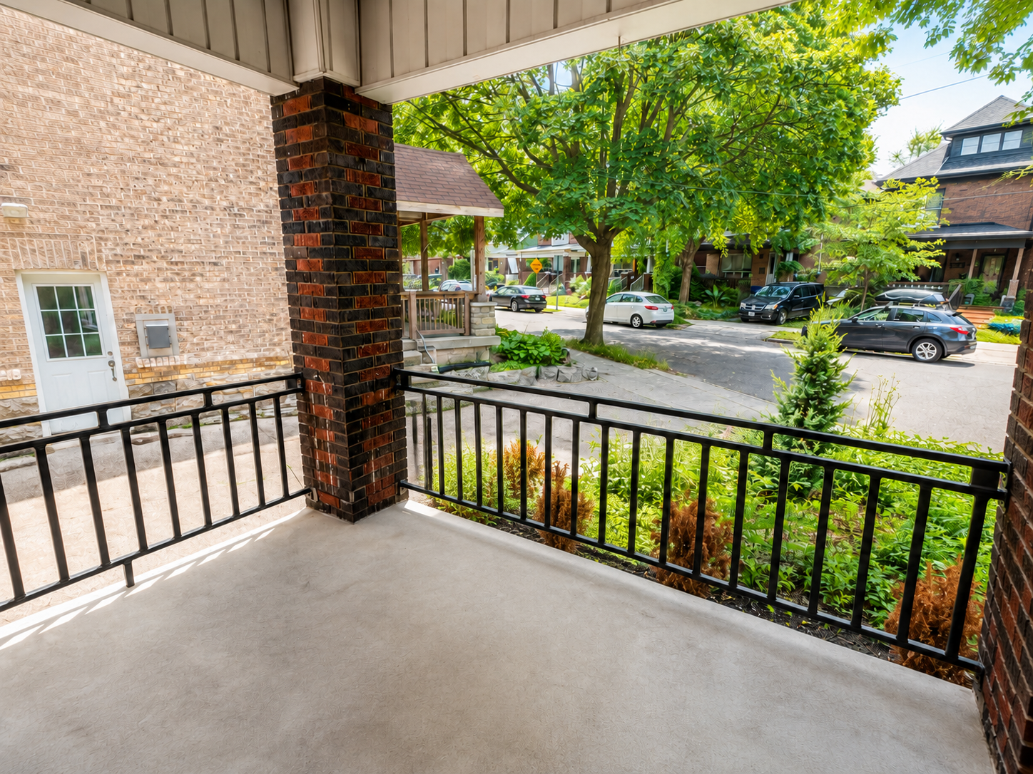 1-272 Stinson Crescent, Hamilton, ON, L8N 1T7 - 2