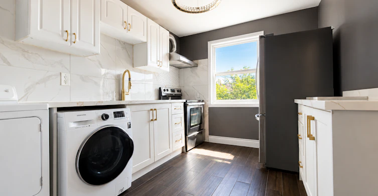 728 Weston Road, Toronto, ON, M6N 3R5