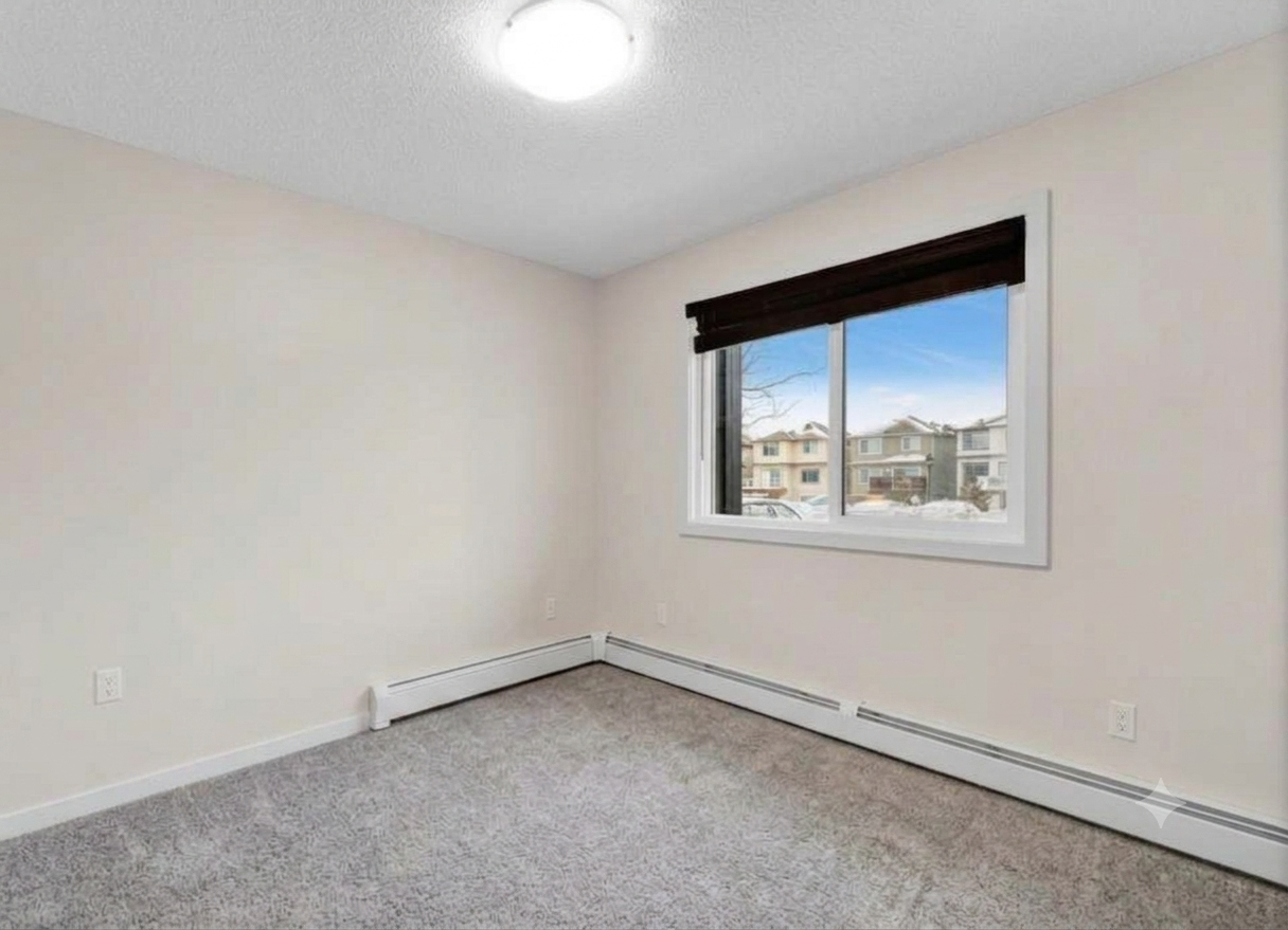 5404 7 Avenue SW, Edmonton, AB, T6X 2K4 - 4
