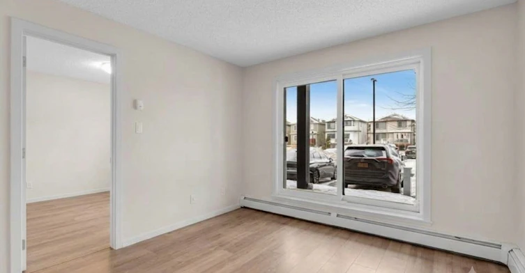 5404 7 Avenue SW, Edmonton, AB, T6X 2K4 - 5