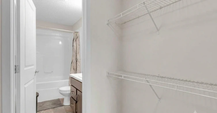 5404 7 Avenue SW, Edmonton, AB, T6X 2K4 - 7