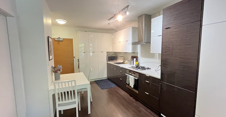 212-1777 West 7th Avenue, Vancouver, BC, V6J 0E5