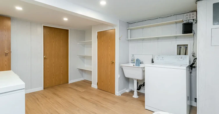 3878 West 8th Avenue, Vancouver, BC, V6R 1Z4 - 13