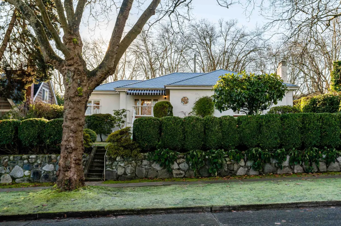 3878 West 8th Avenue, Vancouver, BC, V6R 1Z4 - 3
