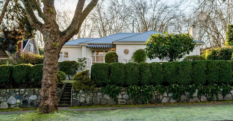 3878 West 8th Avenue, Vancouver, BC, V6R 1Z4 - 3