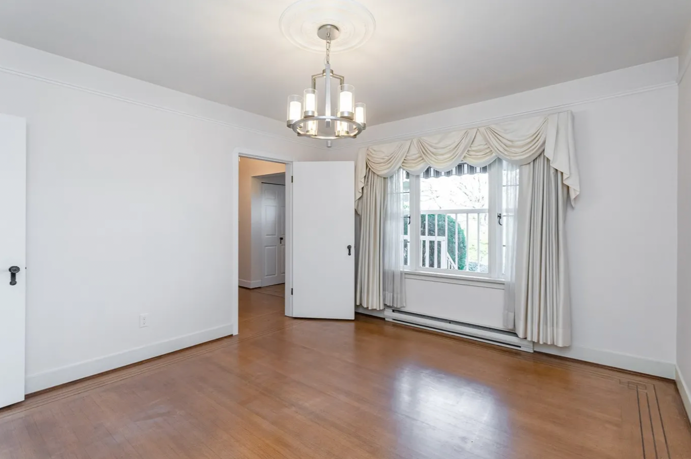 3878 West 8th Avenue, Vancouver, BC, V6R 1Z4 - 7